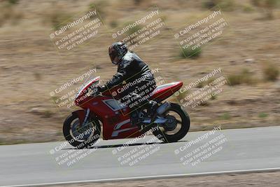 media/Apr-20-2025-AHRMA (Sun) [[393a79c373]]/Race/Group 8/Turn 4b/